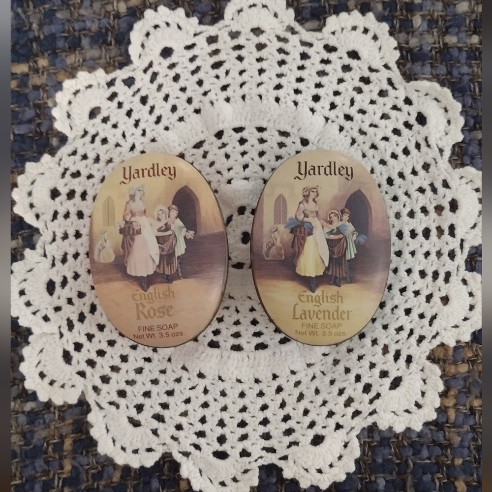 Vintage Yardley soap tons set